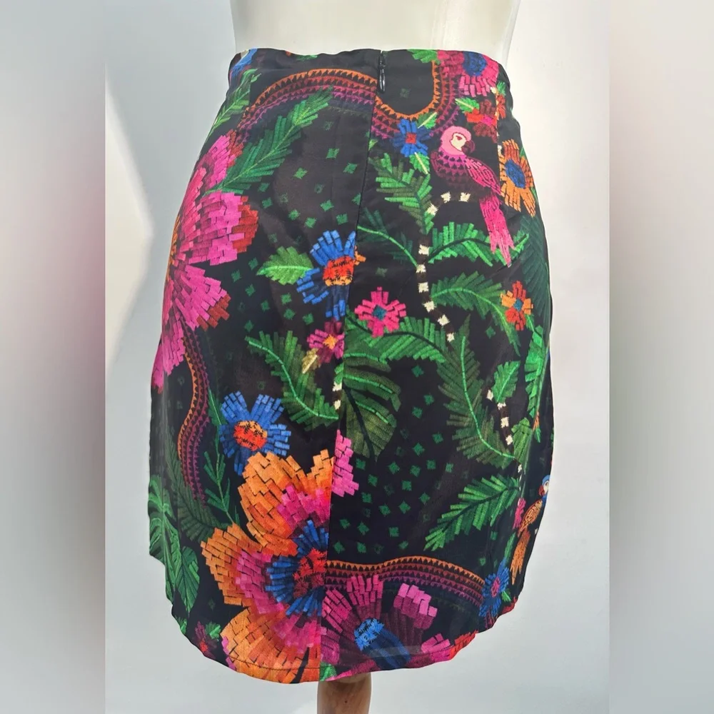 NWT!! Farm Rio Blooming Garden Mini Skirt XS Twist Front Tropical Floral Print - Picture 6 of 9